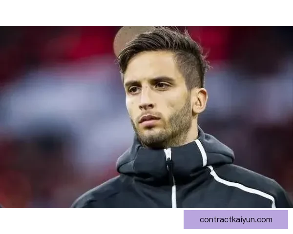 本坦库尔持续展现抢断能力，成为足坛备受关注的抢断王